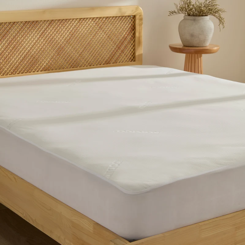 Karaca Eston Jacq. Protège-Matelas Imperméable, Blanc