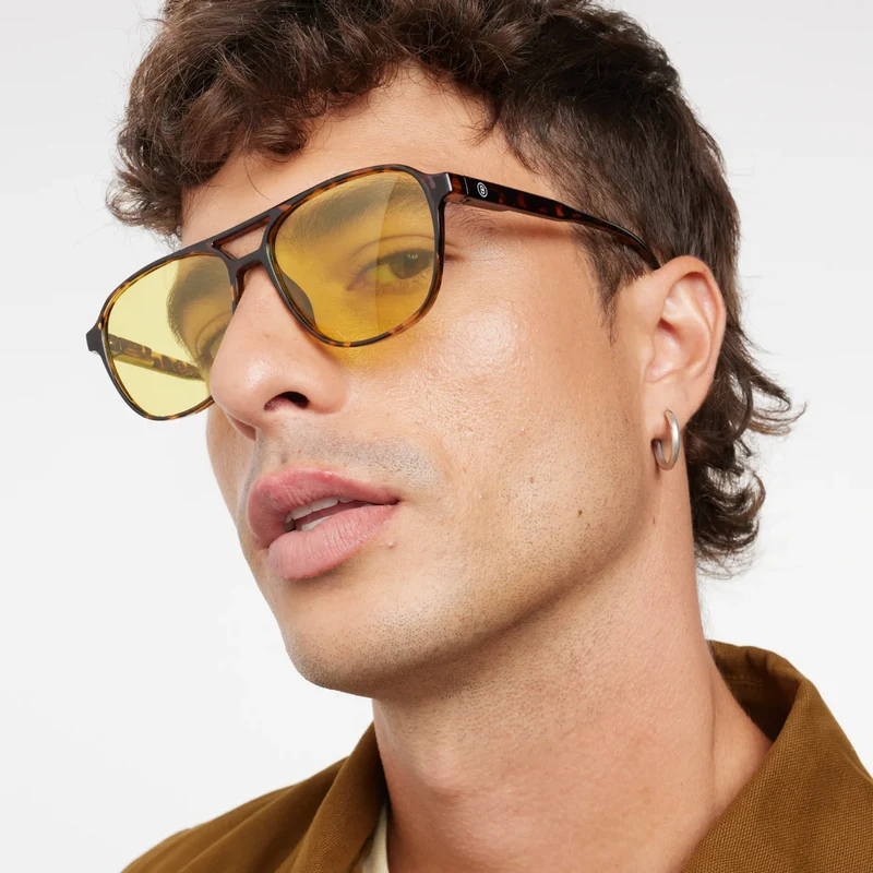 Brad Glossy Amber
