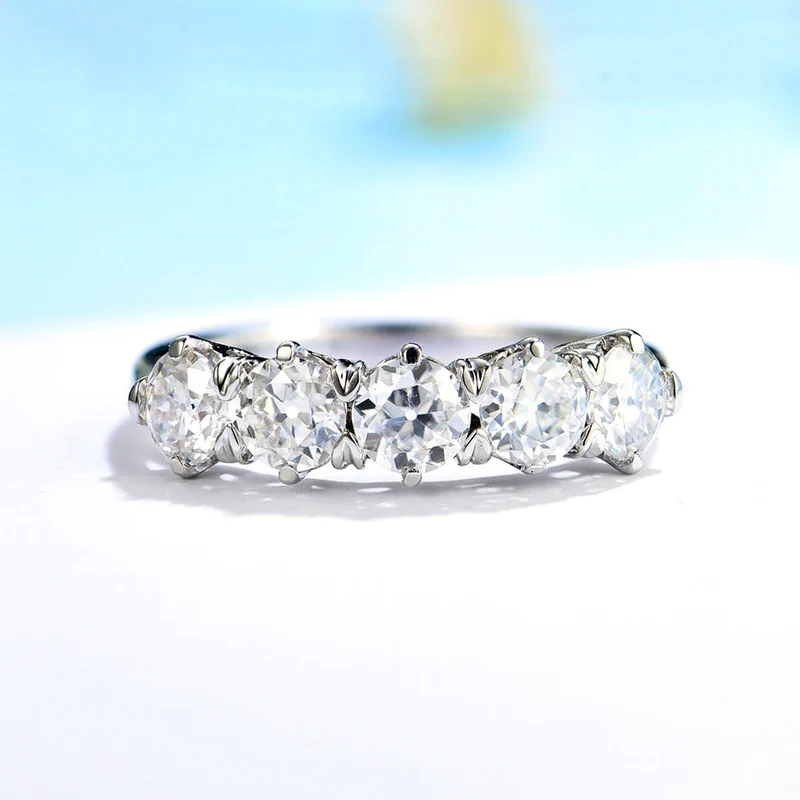 1.5 carat moissanite ring brilliant cut