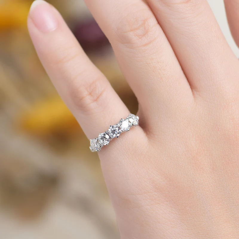 1.5 carat moissanite ring brilliant cut
