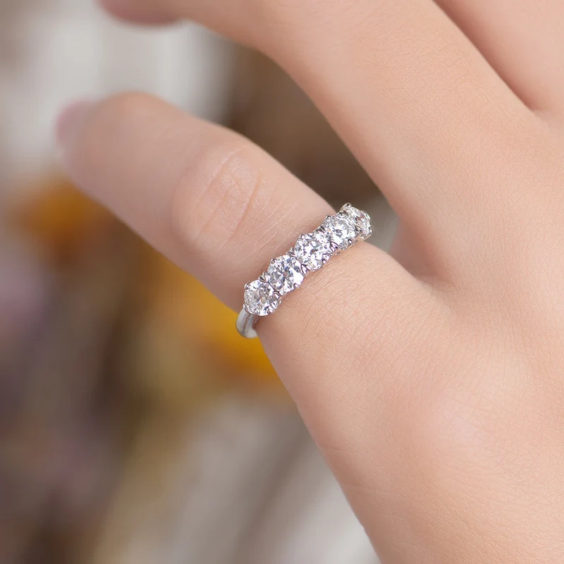 1.5 carat moissanite ring brilliant cut