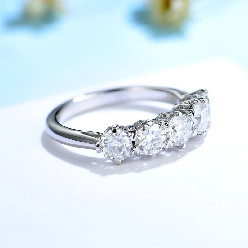 1.5 carat moissanite ring brilliant cut