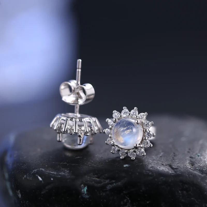 Vintage-style moonstone earrings small ear studs ear studs for women