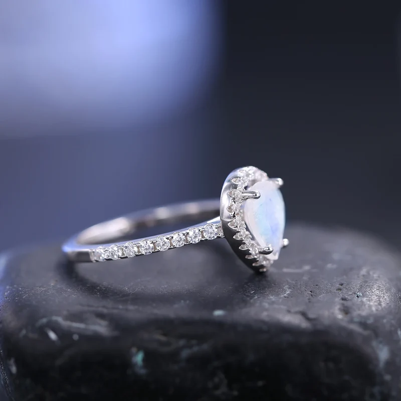 Sterling silver and moonstone ring with a teardrop moonstone vintage style