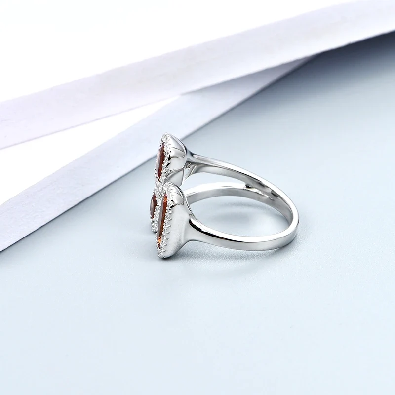 Zultanite ring three stones
