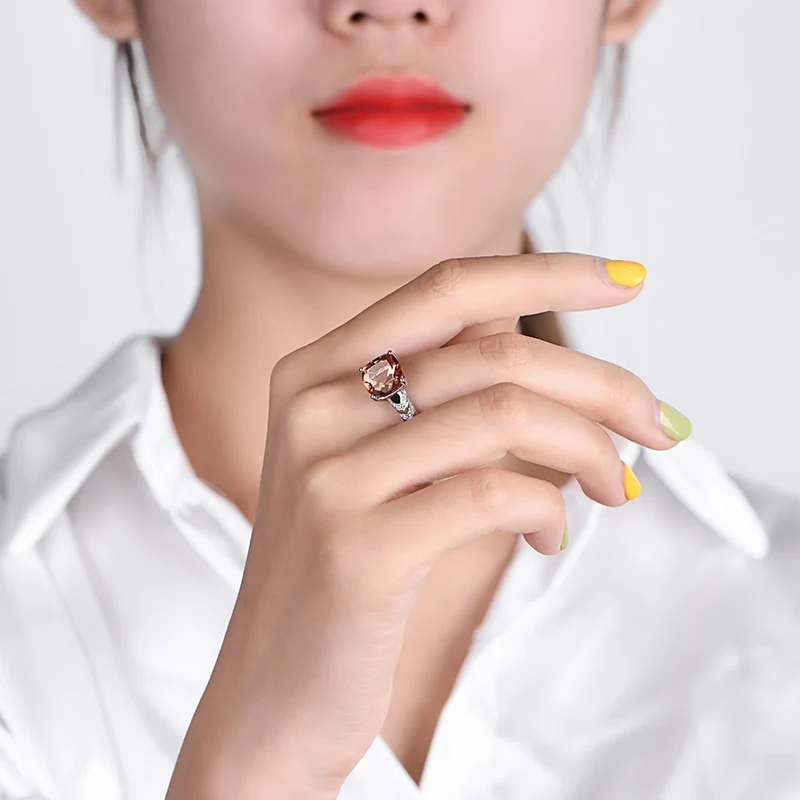 Zultanite ring color changing diaspore
