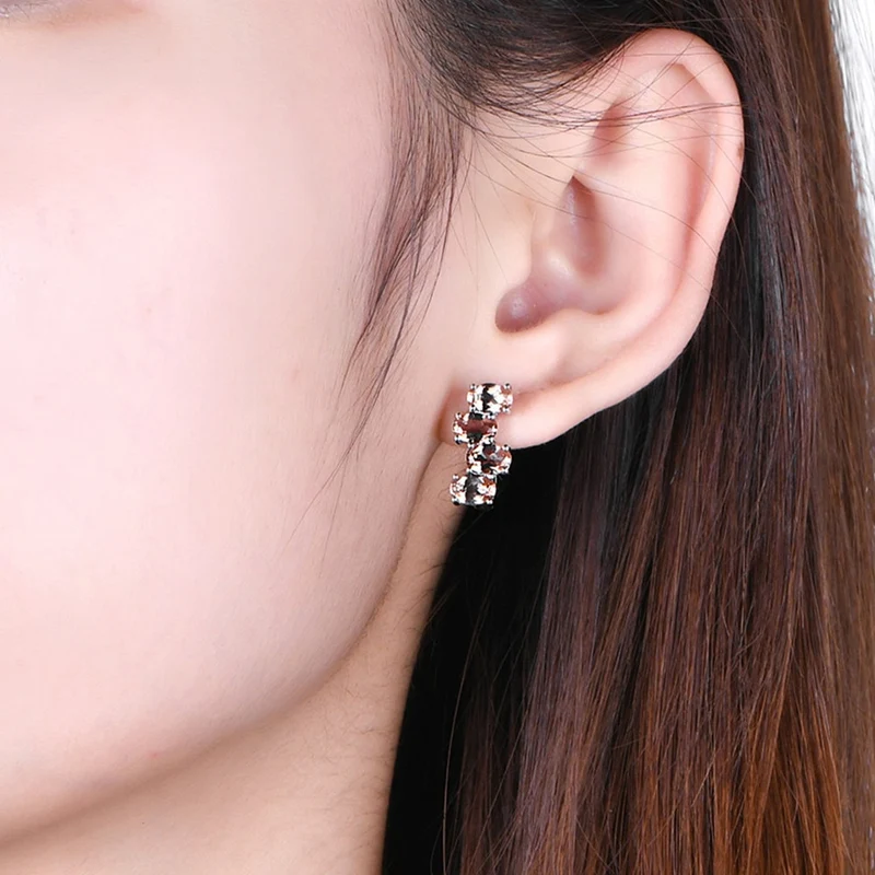 Zultanite earrings with a modern and luxurious design