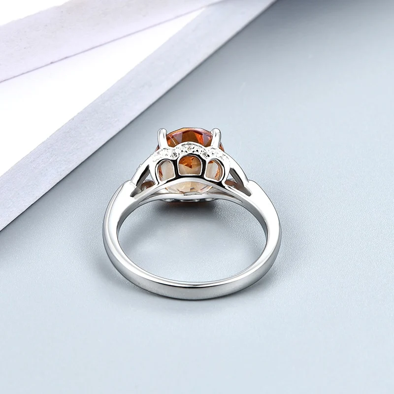 Zultanite gemstone ring color change