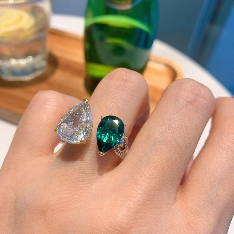 Emerald toi et moi ring vintage style