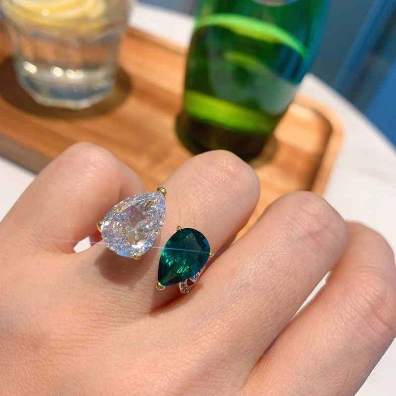 Emerald toi et moi ring vintage style
