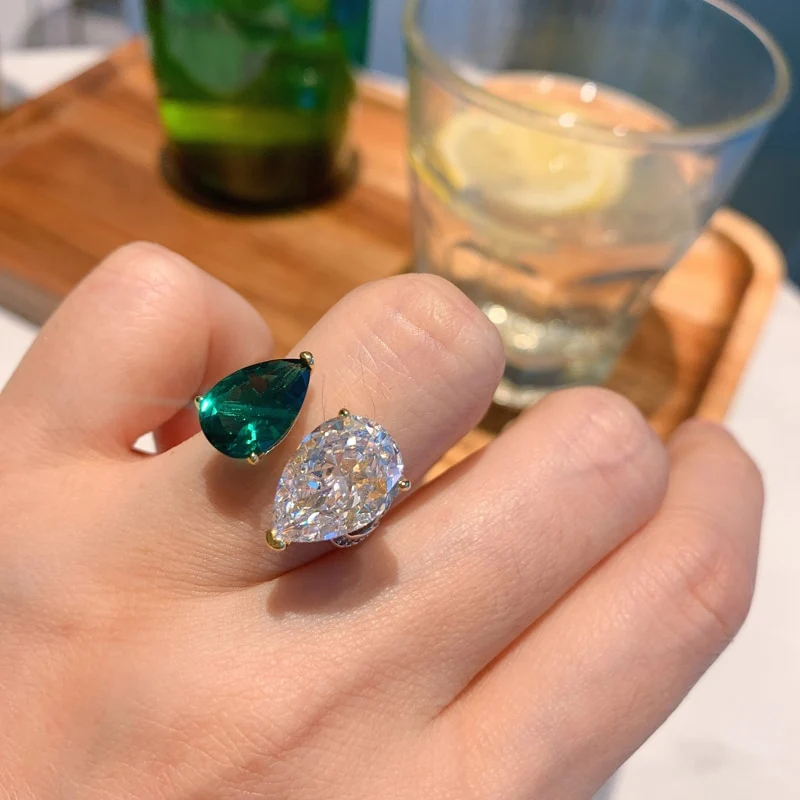 Emerald toi et moi ring vintage style