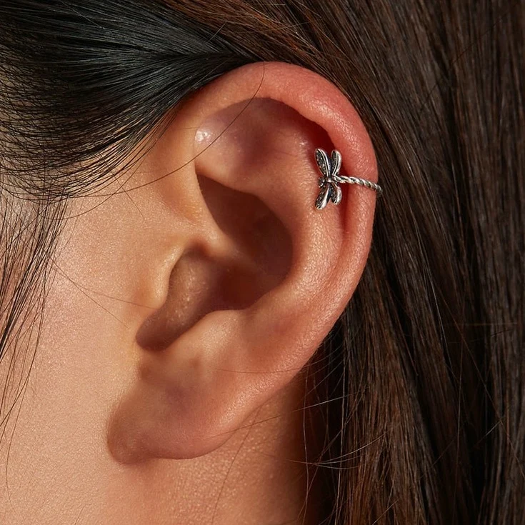 Ear cuff with a dragonfly in sterling silver vintage style