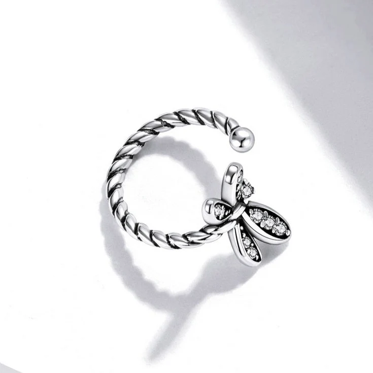 Ear cuff with a dragonfly in sterling silver vintage style