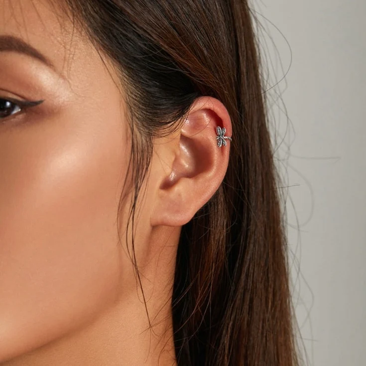 Ear cuff with a dragonfly in sterling silver vintage style