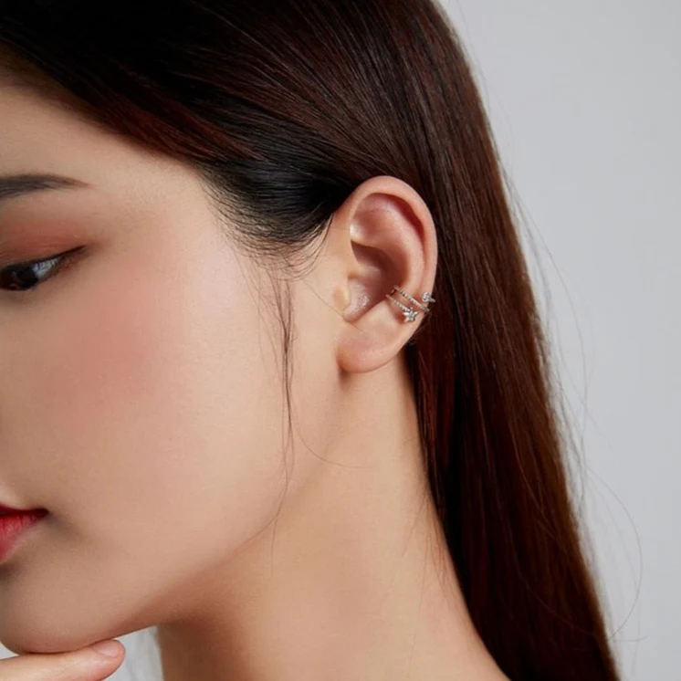 Ear cuff no piercing with a star in sterling silver