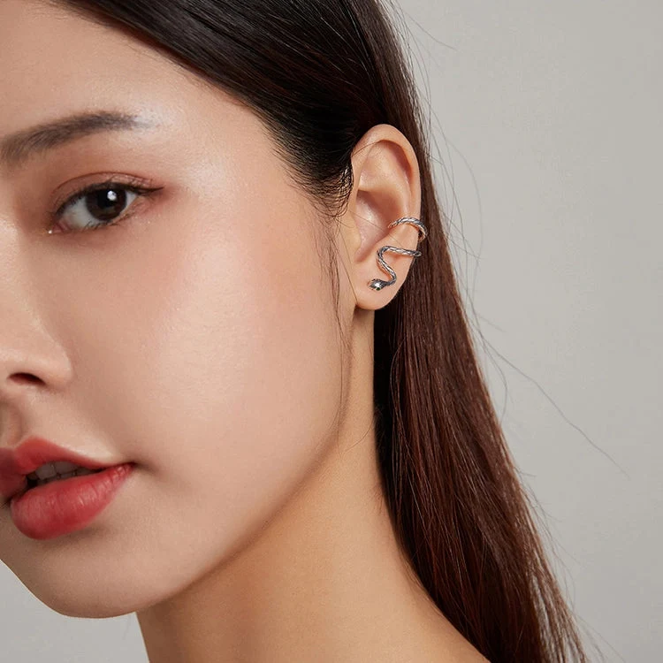 Snake ear cuff in silver