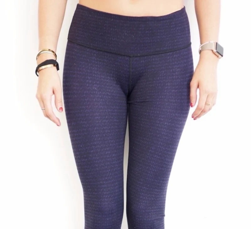 Lululemon wunder under black swan sweater print knit