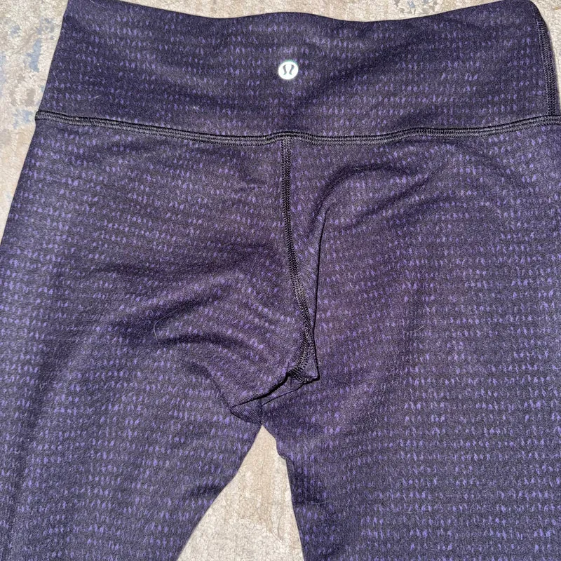 Lululemon wunder under black swan sweater print knit