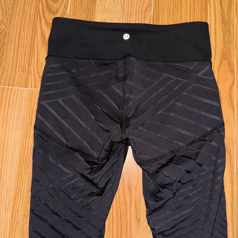 Lululemon Hot like agni crop leggings