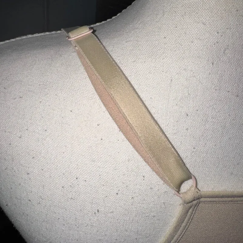 Active seamless sports bra