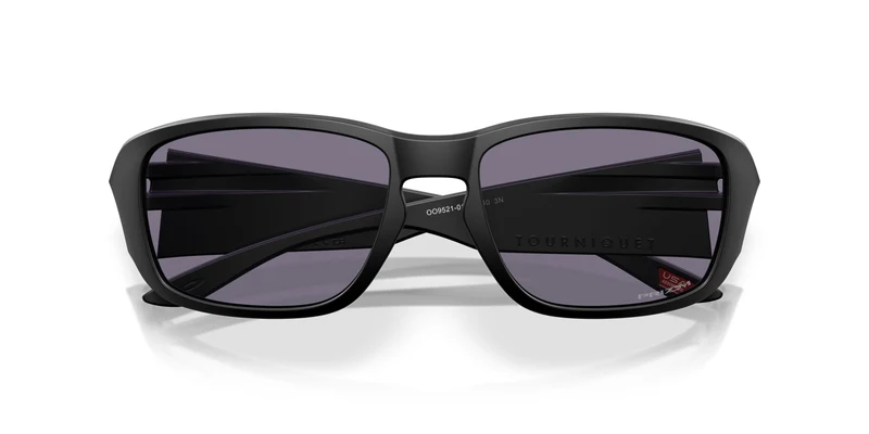 Oakley Tourniquet 9521 Sunglasses