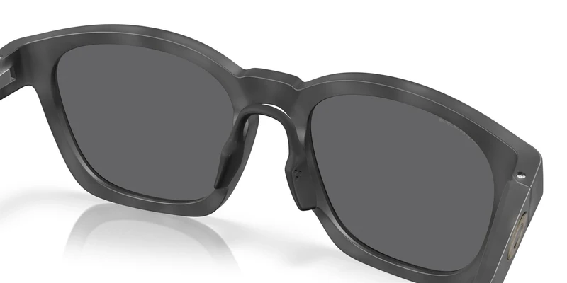 Oakley Shackle 9507D Sunglasses