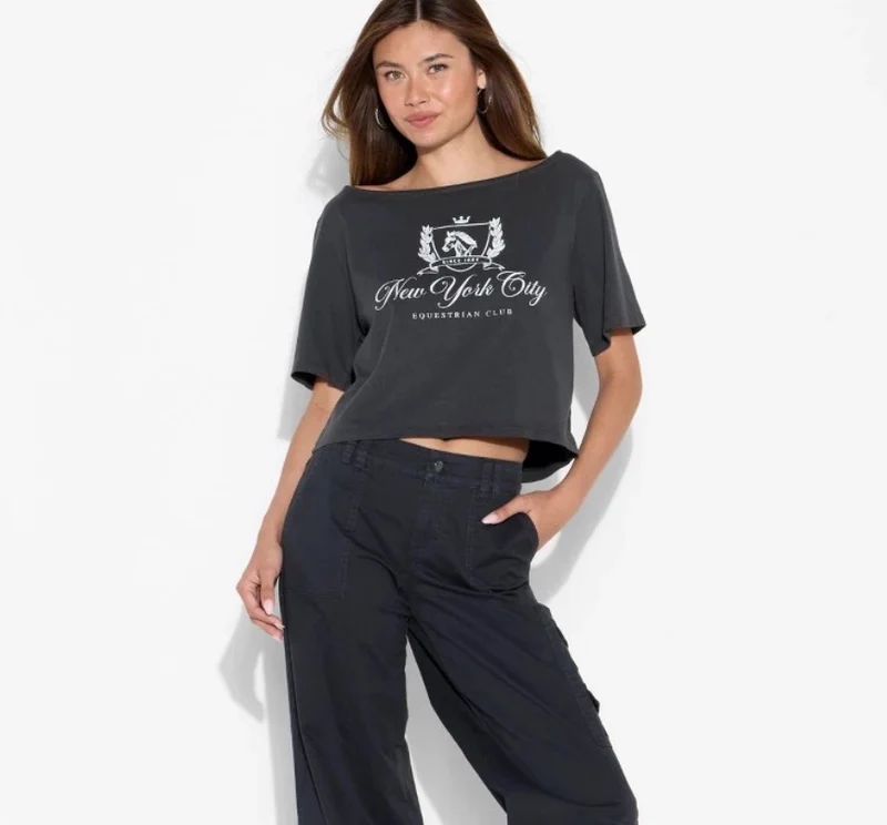 Off the shoulder tee