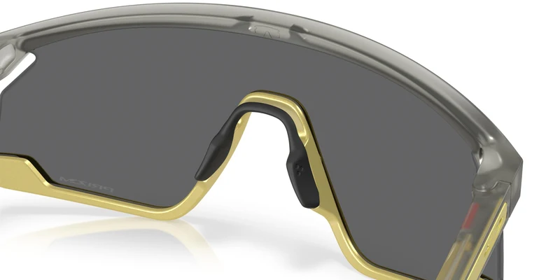 Oakley Bxtr Metal 9237 Sunglasses