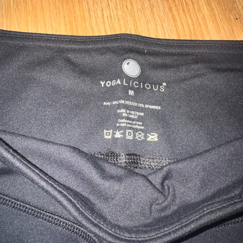 Cut out design black yogalicious leggings