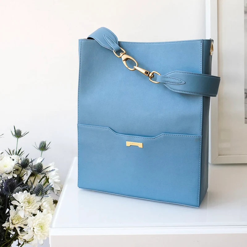 Sac Bucket en Cuir Vegan Jenah St. - Grand Modèle - Bleu Clair