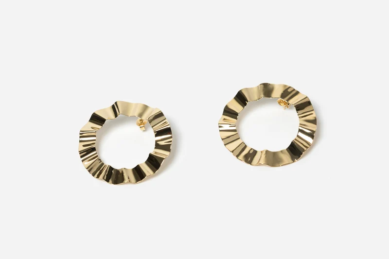 Boucles d'oreilles Kelli dorées, ondulées à la main