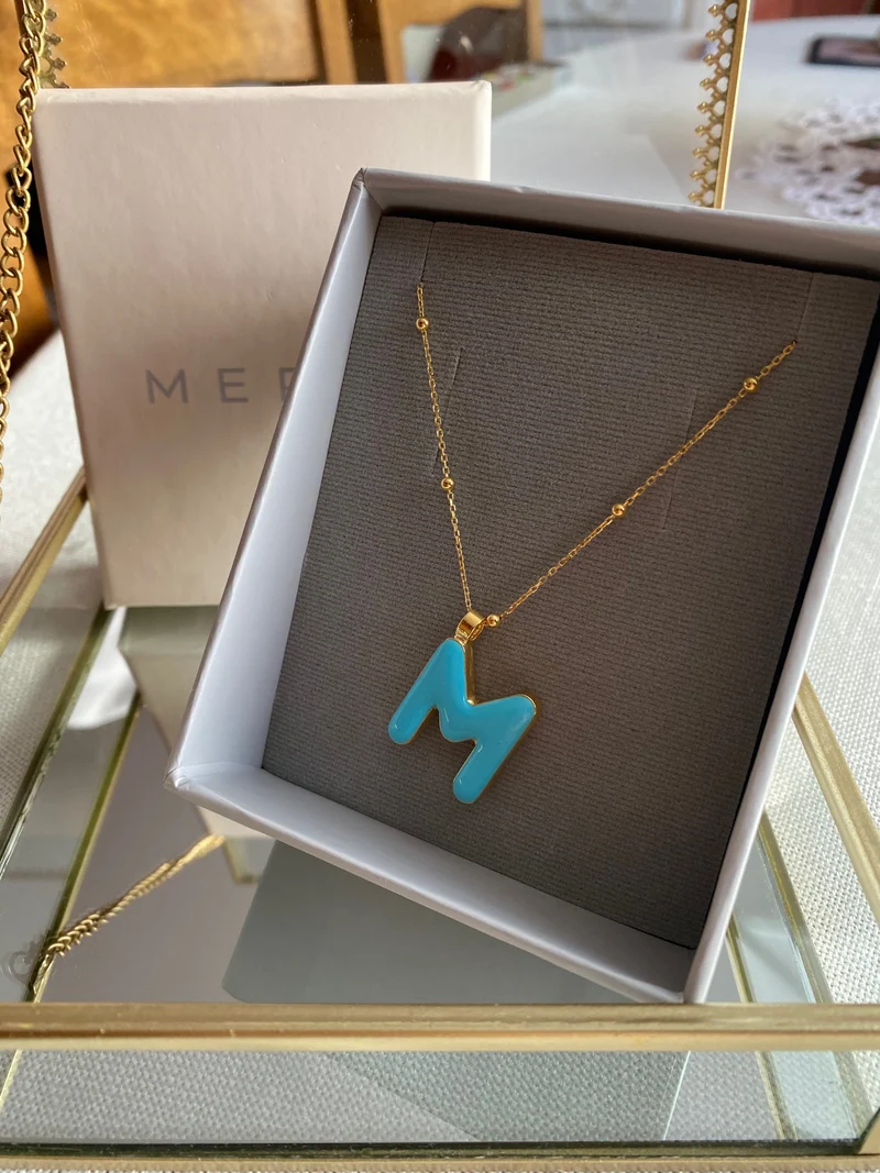 Collier initiale M - Say my Name Bleu Néon