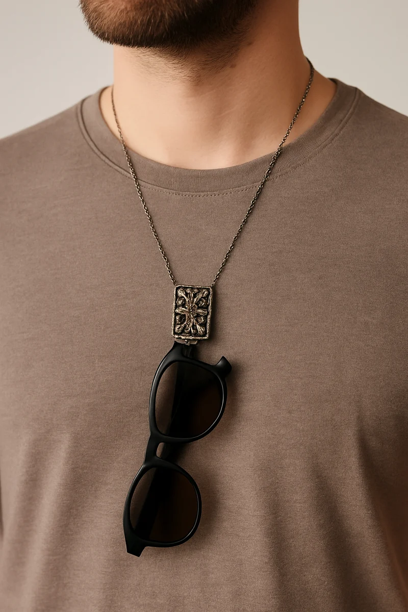 Collier Porte Lunettes Médaillon