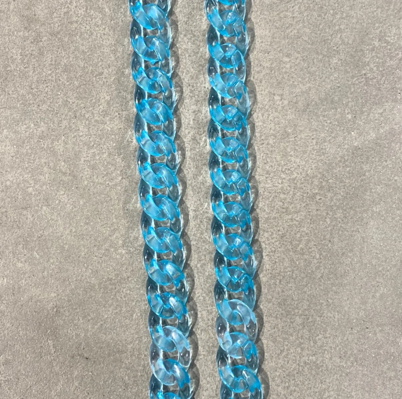 Chaîne Bleu Clair